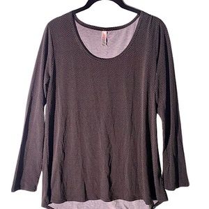 LuLaRoe Lynnae Black/White Polka Dotted Shirt